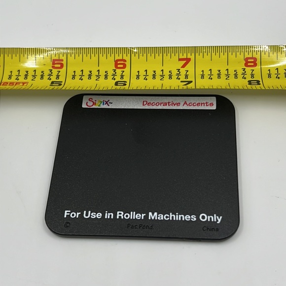 Sizzix Sizzlits set of 5 dies: dogs, birthday and decorative - Picture 3 of 7